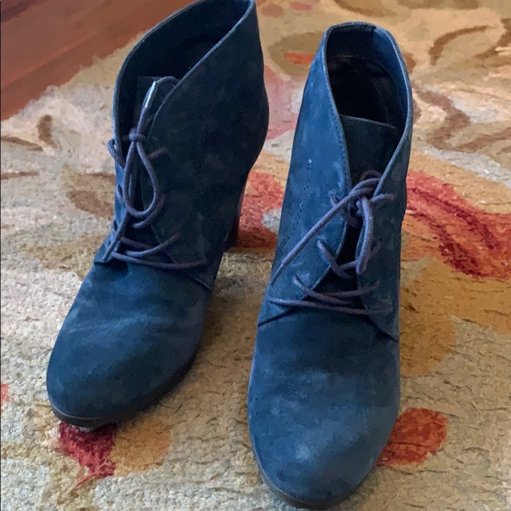 White Mountain Snack Navy Leather Lace Bootie